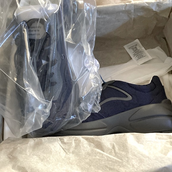 Gucci sneakers brand new - Picture 1 of 3